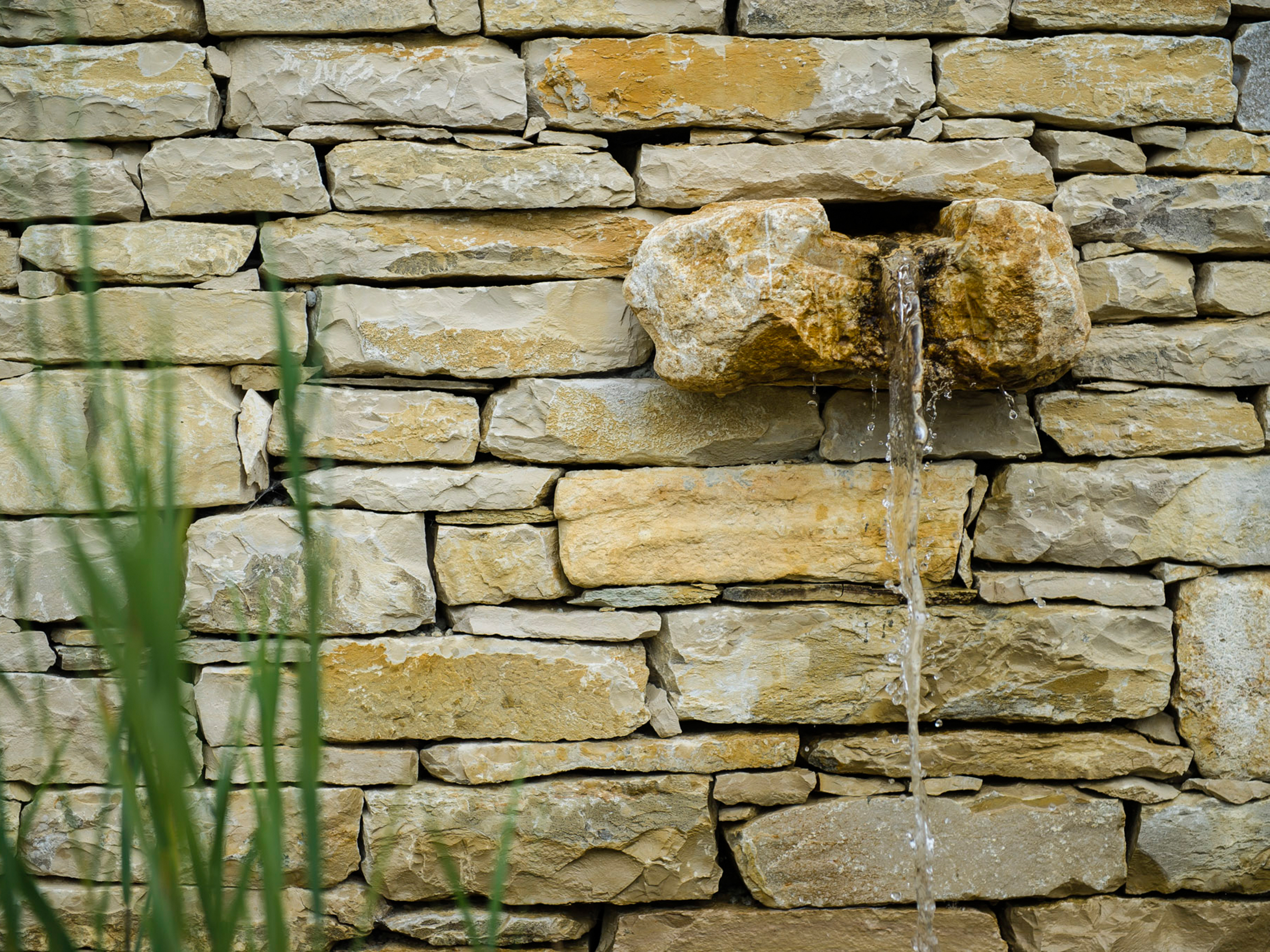 MAUERSTEIN KALKSTEIN GROB PLATTIG - SOL AG