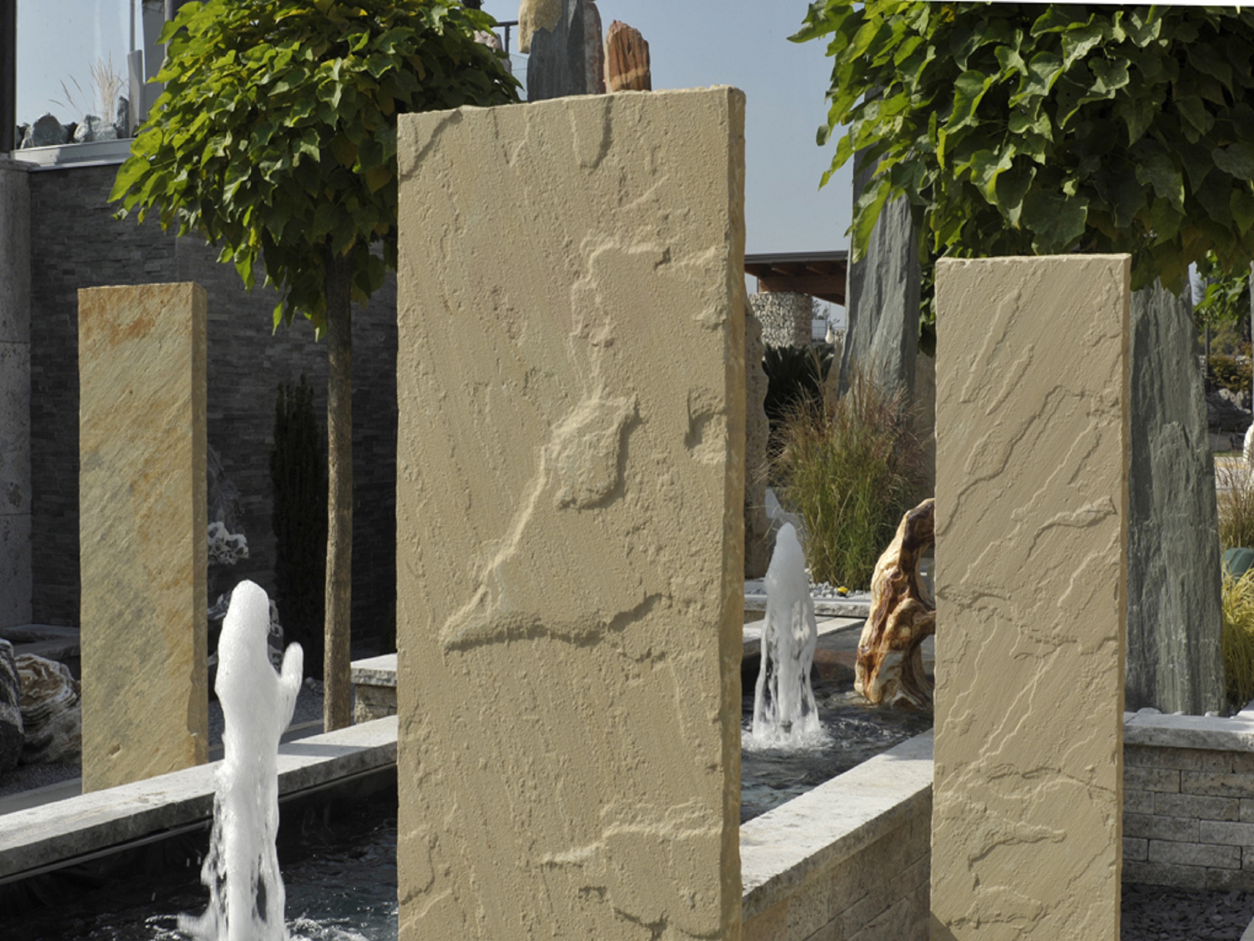 NATURSTEIN STELEN SANDSTEIN MINT SOL AG